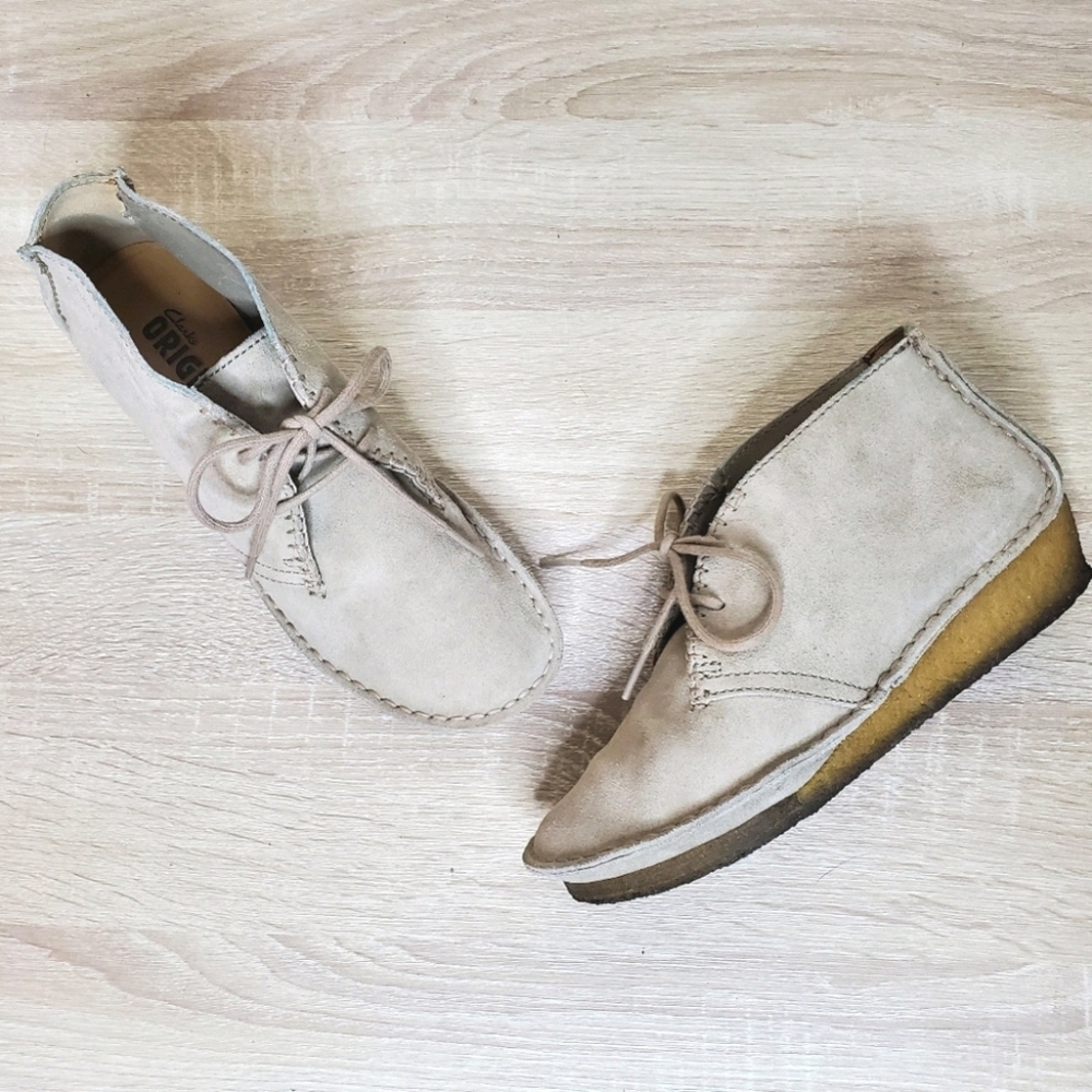 Clarks Tan Suede High Wallabee Shoes, Size 6.5